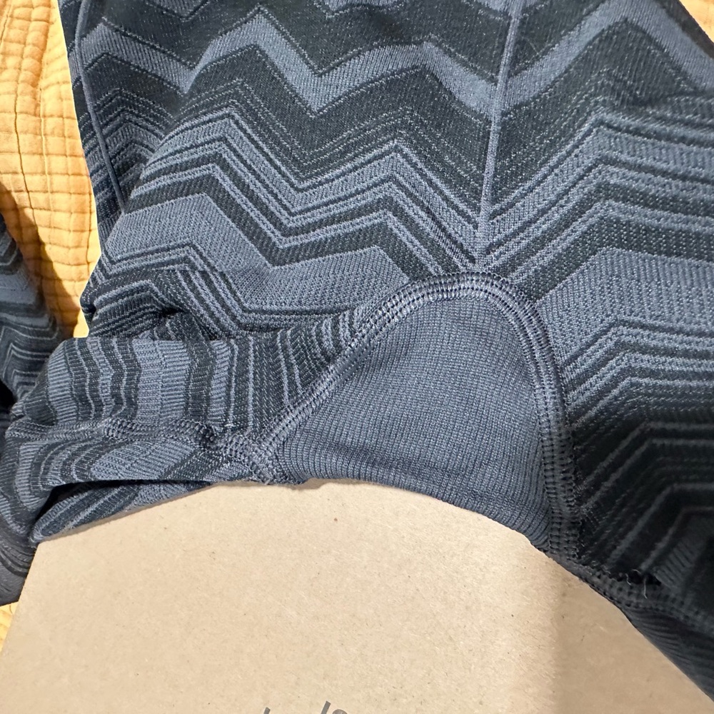 Lululemon Ribbed Tight size 4 - Picture 4 of 5